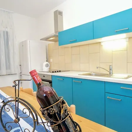 Apartment Nino Savudrija *